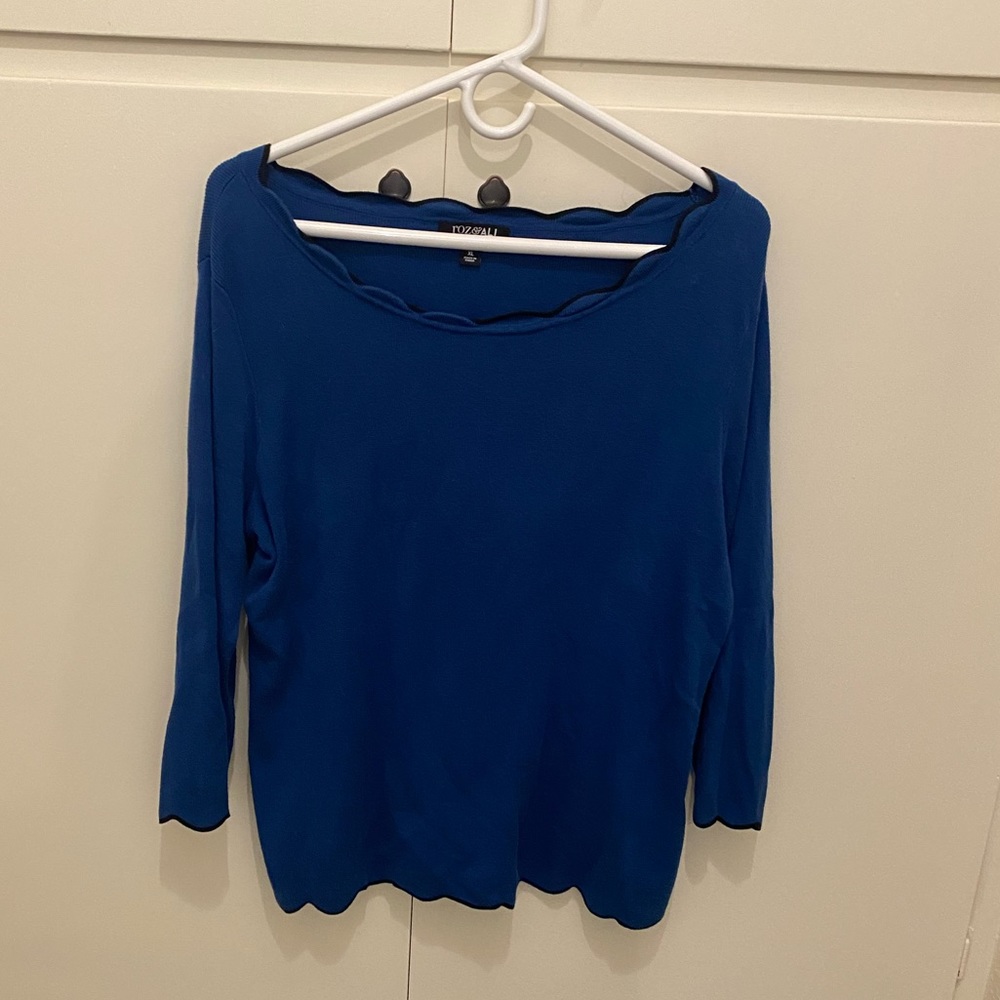 Roz & Ali Navy blue blouse with scallop neckline and trim